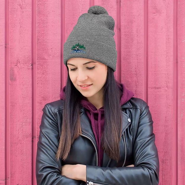 Pom-Pom Beanie – Classic Cold-Weather Comfort
