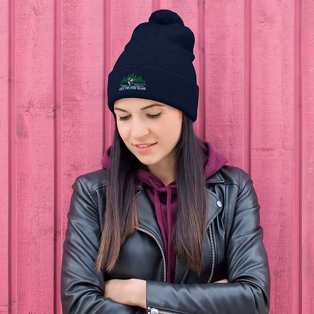 Pom-Pom Beanie – Classic Cold-Weather Comfort