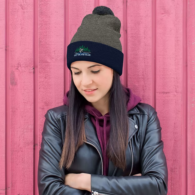 Pom-Pom Beanie – Classic Cold-Weather Comfort